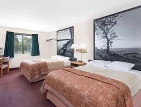 Super 8 by Wyndham Valley City