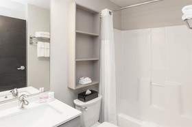Microtel Inn & Suites by Wyndham West Fargo Medical Center