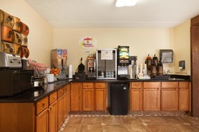 Super 8 by Wyndham West Fargo Main Ave ND