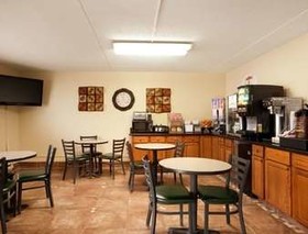 Super 8 by Wyndham West Fargo Main Ave ND
