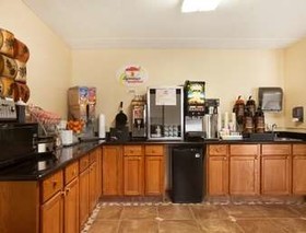Super 8 by Wyndham West Fargo Main Ave ND