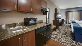 Best Western Plus Williston Hotel & Suites