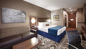 Best Western Plus Williston Hotel & Suites