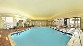 Holiday Inn Express Hotel & Suites Williston