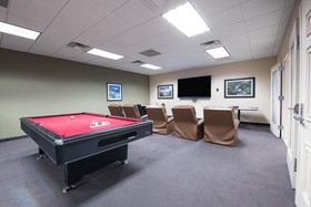 Bakken Airport XWA Hotel & Suites