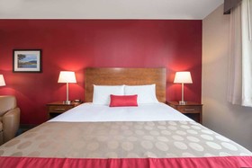 Bakken Airport XWA Hotel & Suites