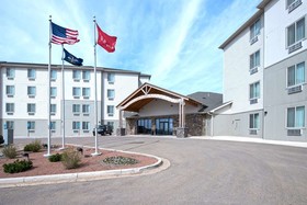 Bakken Airport XWA Hotel & Suites