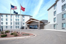 Bakken Airport XWA Hotel & Suites