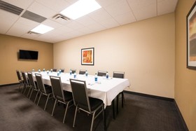 Bakken Airport XWA Hotel & Suites