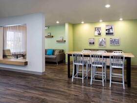 Woodspring Suites Williston