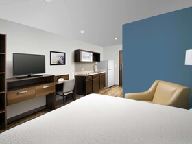 Woodspring Suites Williston