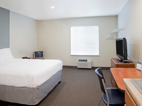 Woodspring Suites Williston
