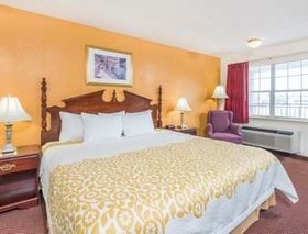 Days Inn by Wyndham Amherst