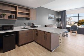 Riverbend Hotel and Suites, Trademark Collection by Wyndham