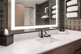 Riverbend Hotel and Suites, Trademark Collection by Wyndham