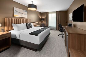 Riverbend Hotel and Suites, Trademark Collection by Wyndham