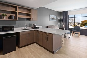 Riverbend Hotel and Suites, Trademark Collection by Wyndham