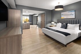 Riverbend Hotel and Suites, Trademark Collection by Wyndham