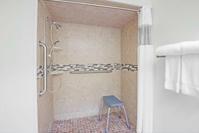 Baymont Inn & Suites Boston Heights/Hudson