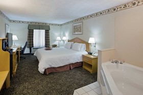 Hampton Inn Cleveland Airport/Tiedeman Road