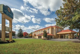 Country Inn & Suites by Radisson, Canton near Hall of Fame