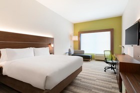 Holiday Inn Express & Suites Cincinnati NE Red Bank Road