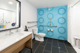 Tru by Hilton Sharonville Cincinnati