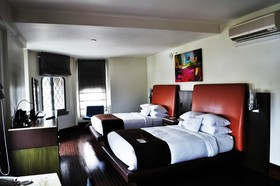 DoubleTree by Hilton - The Tudor Arms Hotel