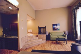 Holiday Inn Express & Suites Cleveland - Downtown