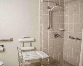 Howard Johnson by Wyndham Columbus State Fairgrounds I-71