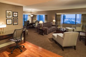 The Plaza Hotel Columbus at Capitol Square