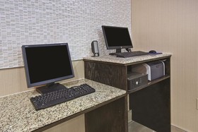 La Quinta Inn & Suites by Wyndham Fairborn Wright-Patterson