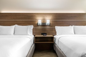 Holiday Inn Express & Suites Harrison