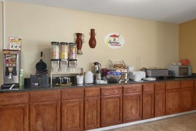 Super 8 by Wyndham Harrison OH