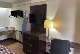 Travelodge By Wyndham Holland/Toledo