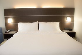 Holiday Inn Express Hotel & Suites Dayton - Huber Heights