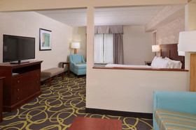 Holiday Inn Express Hotel & Suites Dayton - Huber Heights