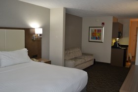 Holiday Inn Express & Suites Kent State University