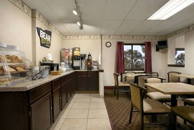 Travelodge by Wyndham Cleveland Lakewood