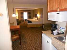 Holiday Inn Express & Suites Lancaster
