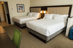 Holiday Inn Express & Suites Marietta