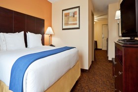 Holiday Inn Express Hotel & Suites Cincinnati - Mason