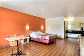 Motel 6 Cleveland - Middleburg Heights