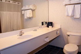 Countryside Inn & Suites