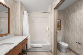 Hampton Inn & Suites by Hilton Port Clinton Catawba Island