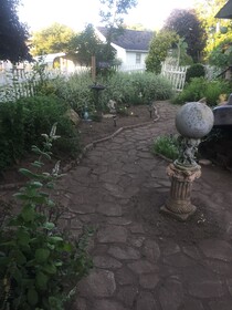 1873 Victorian Rose B & B