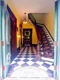 1873 Victorian Rose B & B