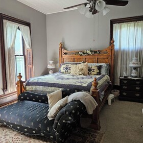 1873 Victorian Rose B & B