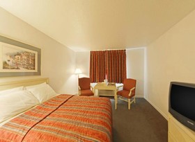 Days Inn by Wyndham Sandusky / Cedar Point