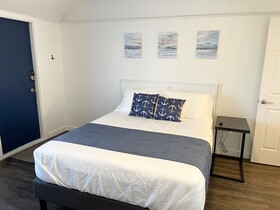 Anchor Bay Inn and Suites